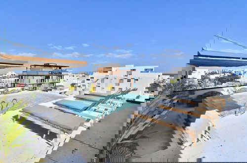 Foto 55 - Kumaru Suites by The Spot Rentals