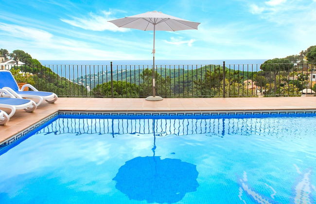 Cozy Villa in Lloret de Mar With Private Swimming Pool - Foto 14