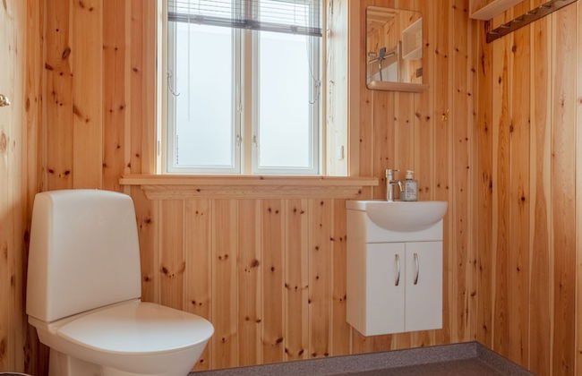 Lítlastova | A Charming Boathouse Getaway - Photo 17