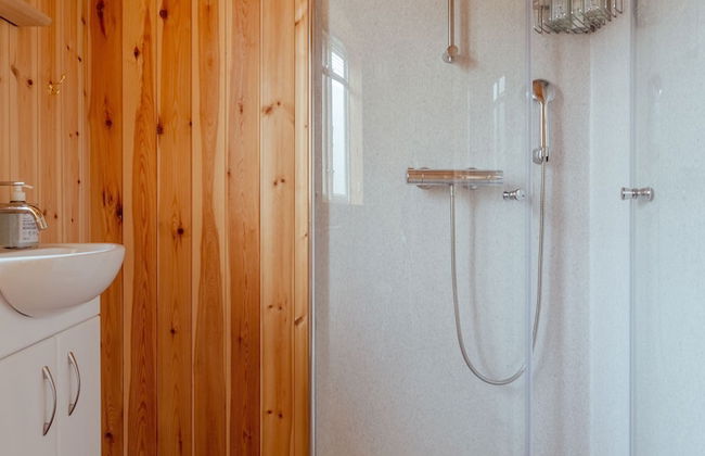 Lítlastova | A Charming Boathouse Getaway - Photo 16