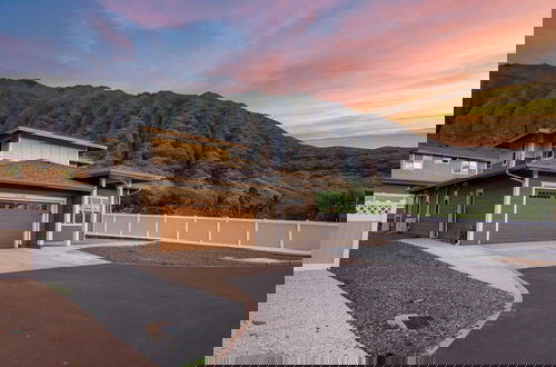 Foto 1 - Makaha Villa by Avantstay Mountain + Ocean Views