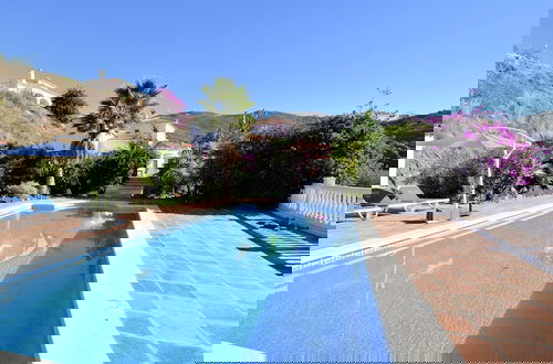 Foto 21 - Comfortable Luxury Villa With Private Swimming Pool