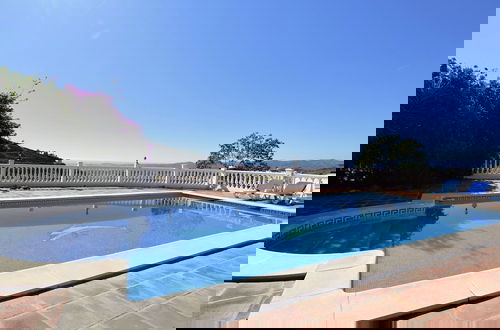Foto 19 - Comfortable Luxury Villa With Private Swimming Pool