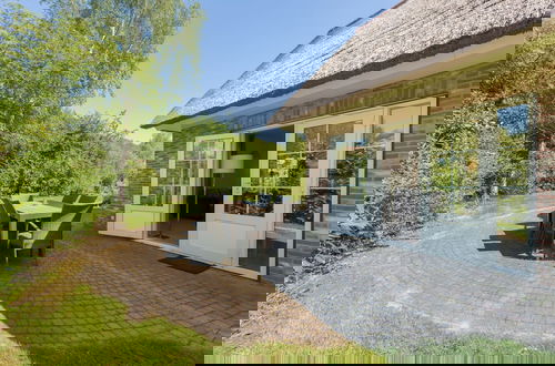 Foto 23 - Great Thatched Villa With Solarium, in a National Park