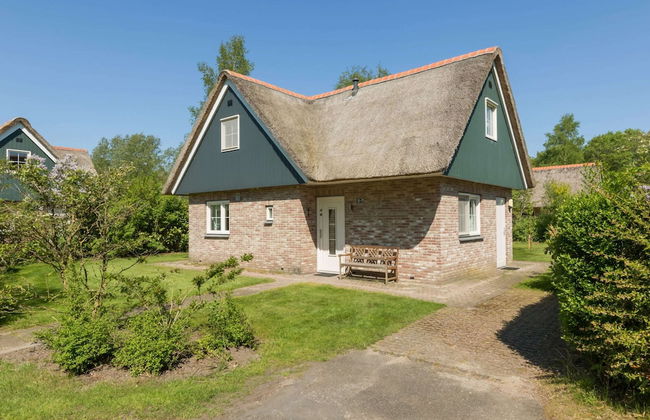 Great Thatched Villa With Solarium, in a National Park - Foto 1