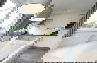 Foto 1 - Luxurious Villa With Microwave, Within Green Surroundings