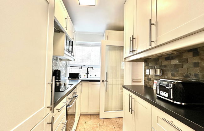 Newly Refurbished 3 bed Flat , Free Parking - Foto 10