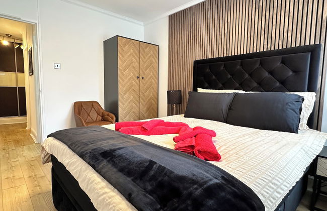 Newly Refurbished 3 bed Flat , Free Parking - Foto 1