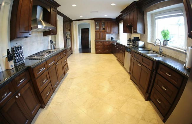 Incredible Estate 5 Bedrooms 3 Bathroom W/resort Style Rock Pool & Jacuzzi - Foto 18