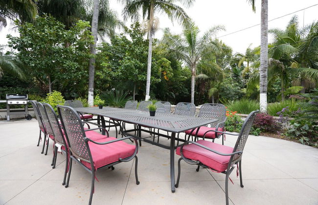 Incredible Estate 5 Bedrooms 3 Bathroom W/resort Style Rock Pool & Jacuzzi - Photo 42