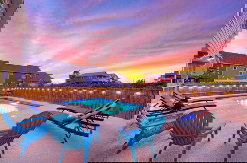 Foto 3 - Sleeps 20! 2 Homes Near the Beach, Private Pools, Gameroom, Large Family Retreat