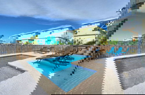 Foto 30 - Private Pool, Game Room, Patio, Near the Beach Palm House by Avantstay