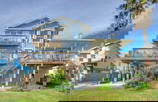 Foto 2 - Sleeps 20! 2 Homes Near the Beach, Private Pools, Gameroom, Large Family Retreat