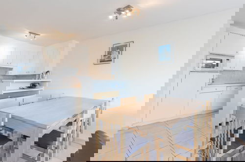 Foto 5 - Bright Apartment on the 5th Floor