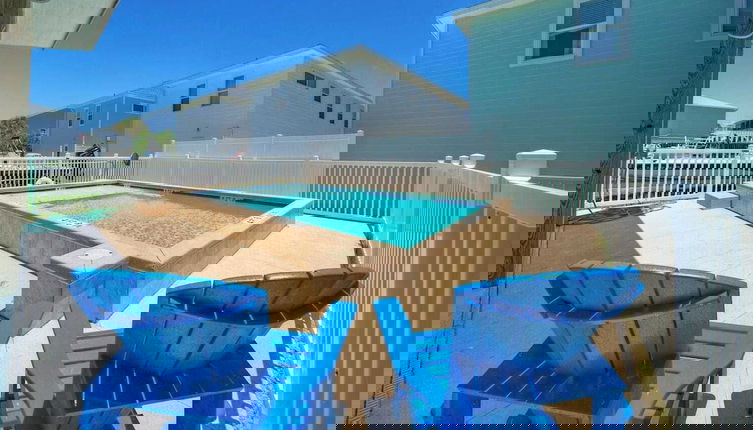 Foto 1 - Reel Life Dreams by Avantstay Pool + Near Beach!