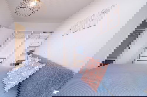Foto 3 - Bright Apartment on the First Floor
