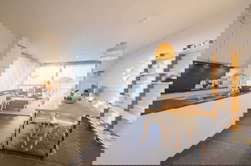 Foto 6 - Bright Apartment on the First Floor
