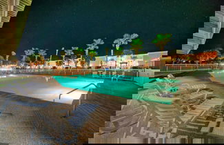 Foto 1 - Beachfront, Patio w/ Dune View, 2 Pools, Pickleball Cravin Waves by Avantstay