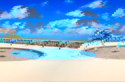 Foto 58 - Stunning Views Beach Club 2 Pools and Amenities