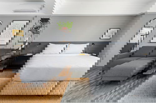 Foto 10 - Prédio Novo e Moderno no Centro com cama king-size