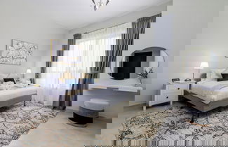 Foto 2 - Waves - Stylish 1BR Close to IMG World & Global Village