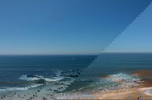 Foto 42 - Liiiving in Porto Luxury Beachfront Apartment V