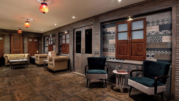 Lobby lounge