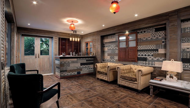 Lobby lounge