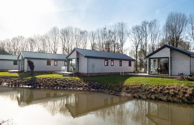 Tidy Chalet With Dishwasher, Near the River Maas - Foto 32