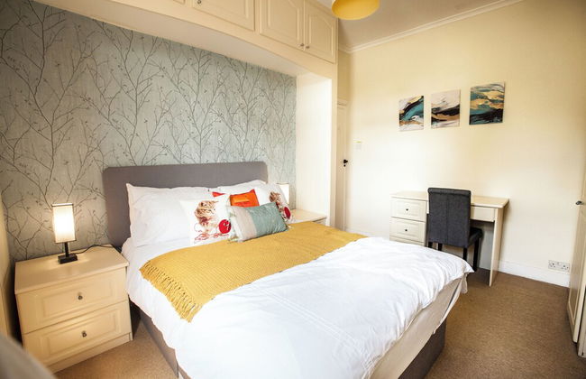 Comfy Kingston Central Garden House & Free Parking - Foto 1