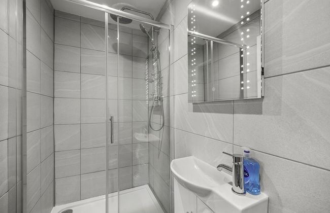 Sunset Townhouse With Free Parking - Photo 7