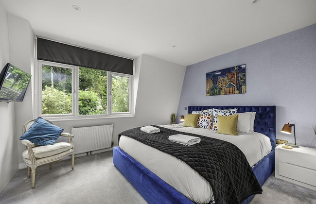 Sunset Townhouse With Free Parking - Photo 8