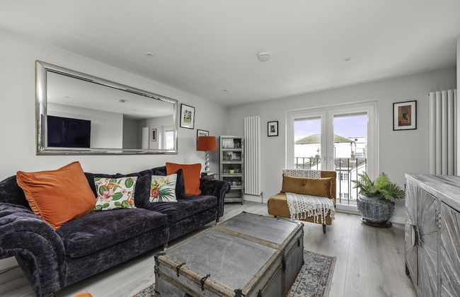 Sunset Townhouse With Free Parking - Photo 22