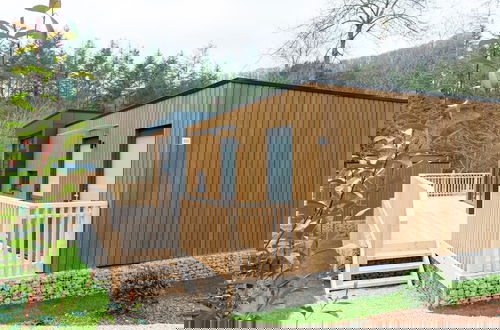 Foto 1 - Modern Chalet With Dishwasher, in a Holiday Park, in a Natural Environment
