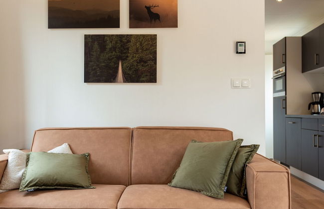 Modern Chalet With Dishwasher, in a Holiday Park, in a Natural Environment - Foto 7