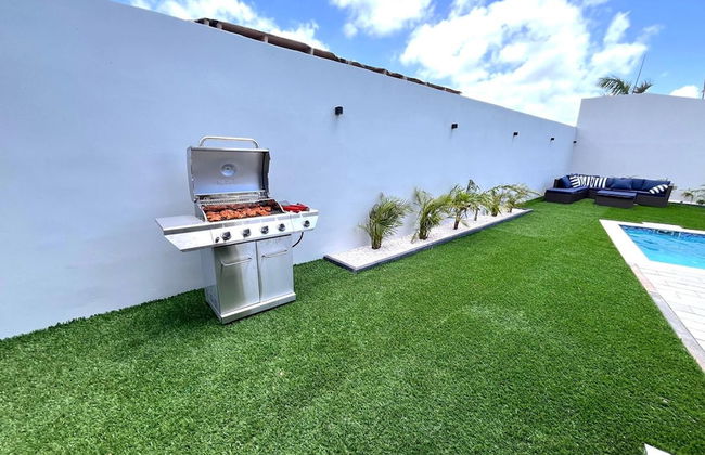Brand NEW 3br2ba w Private Pool Amazing Location - Foto 28