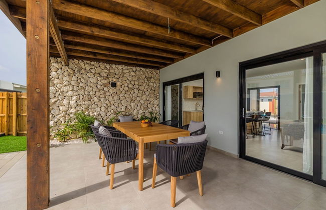 Brand NEW 3br2ba w Private Pool Amazing Location - Foto 20