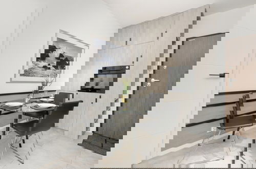 Photo 13 - Apartport Studio by Renters