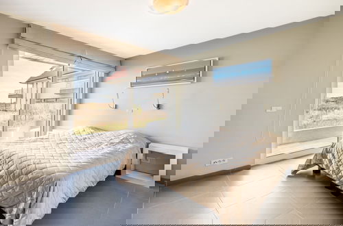 Foto 7 - Great Apartment Located Directly Near Dunes