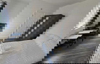 Foto 2 - Limehouse Townhomes Modern 4 Bedroom 3-bathroom Townhome With a Private Garden