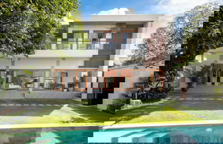 Foto 1 - Luxurious Family 6 Br Villa in Seminyak Breakfast Include