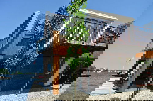 Photo 19 - Beautiful Penthouse With a View Over the Lake