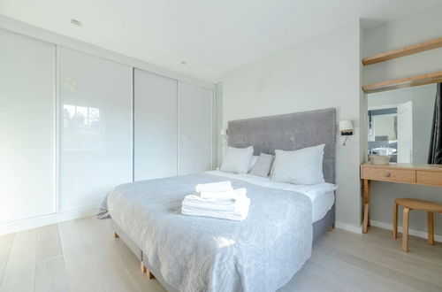 Photo 7 - Modern and Luxurious 2 Bedroom Flat - Barons Court