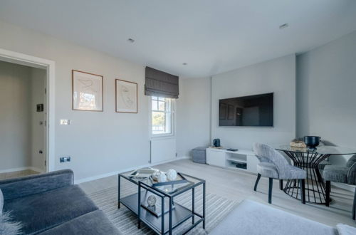 Foto 16 - Modern and Luxurious 2 Bedroom Flat - Barons Court