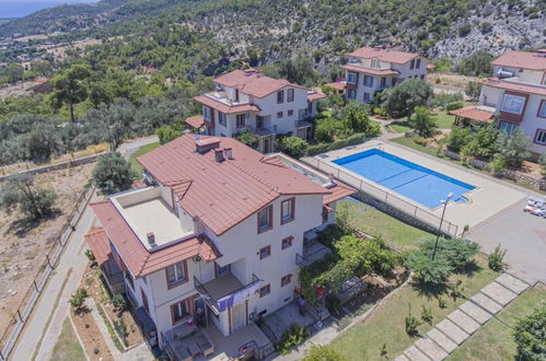 Foto 16 - Villa With Shared Pool and Sea View in Seydikemer