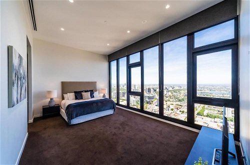 Photo 7 - Melbourne City Apartments Panoramic Skyview Penthouse