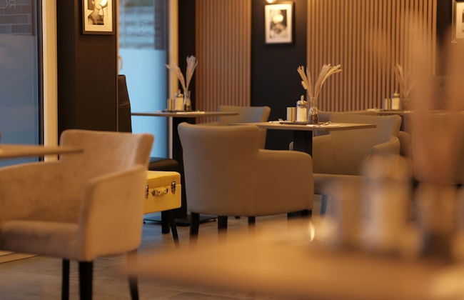 THE ROOMS - Hotel & House - Photo 36