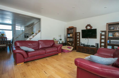 Photo 14 - Stunning 3 Bedroom House With Garden in Battersea