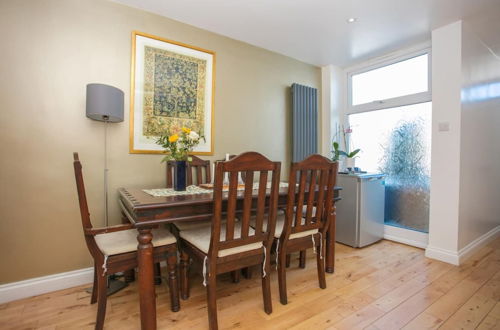 Photo 18 - Stunning 3 Bedroom House With Garden in Battersea