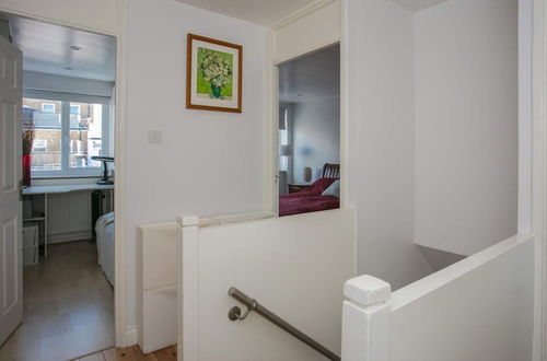 Photo 24 - Stunning 3 Bedroom House With Garden in Battersea